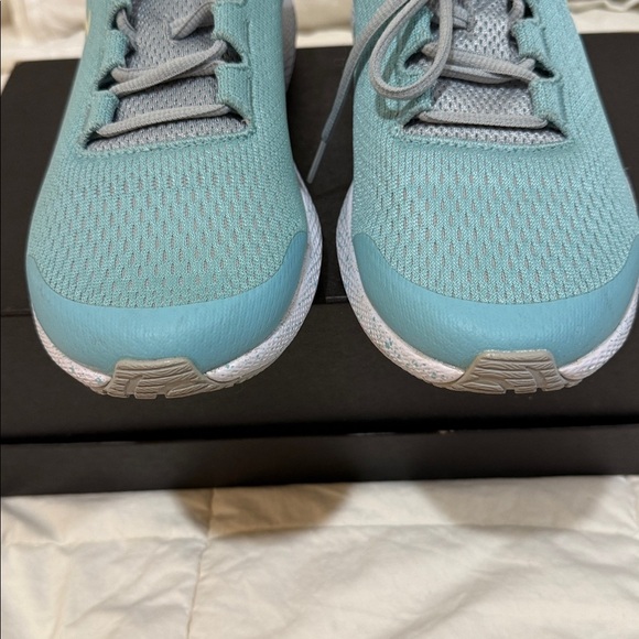 Under Armour Charged Pursuit 2 Women’s Running Sneakers Like New sz 6.5 Y - Picture 4 of 6